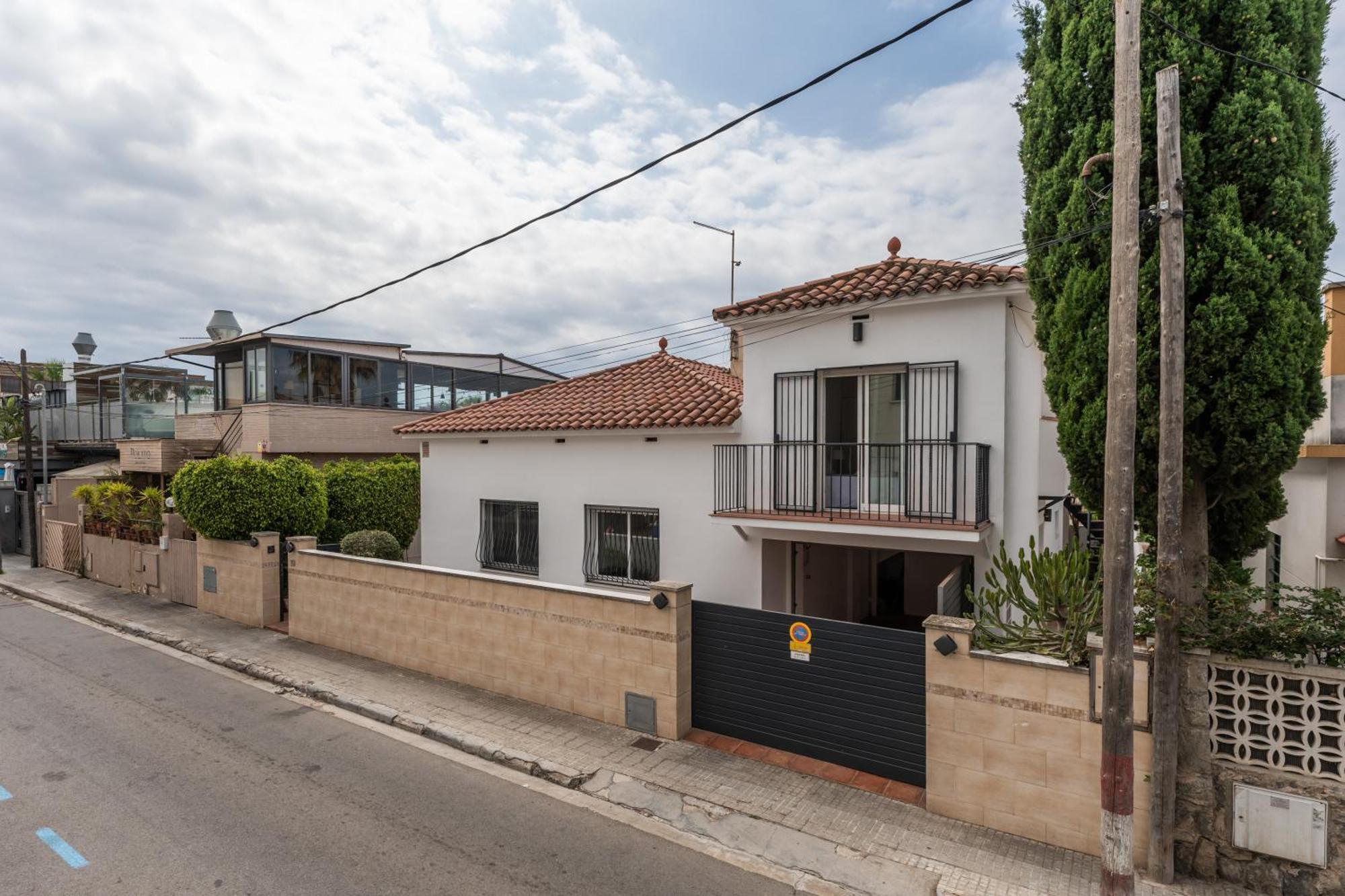 Beach Villa Cristina By Hhbcn Castelldefels Exterior photo
