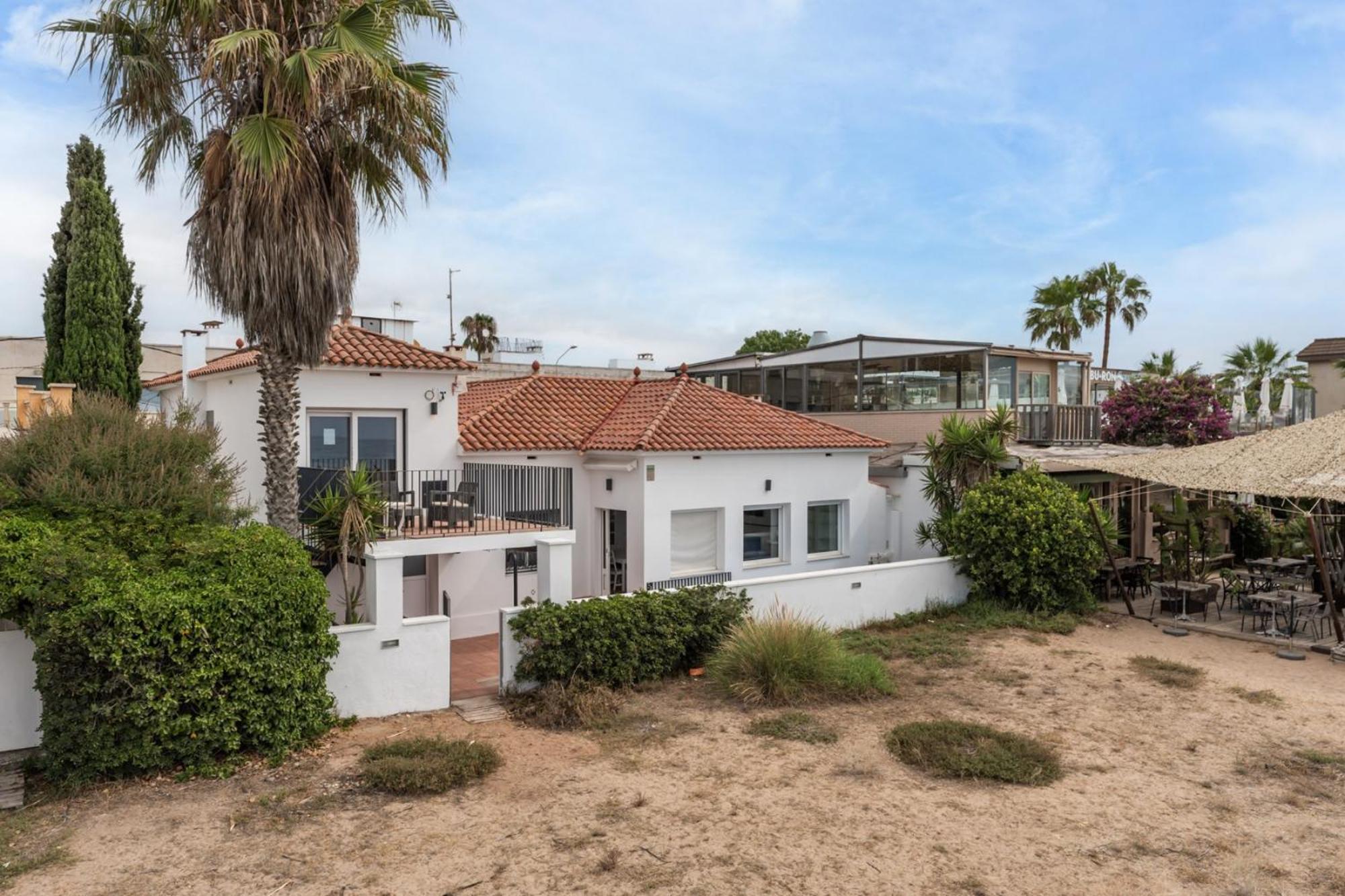 Beach Villa Cristina By Hhbcn Castelldefels Exterior photo